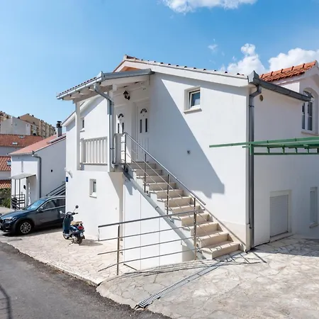 Zen Mastrinka Apartamento